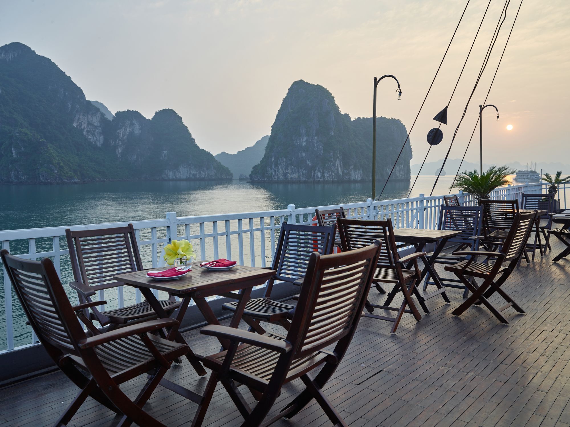 Garden Bay Legend Cruise Hotel Hạ Long Ngoại thất bức ảnh