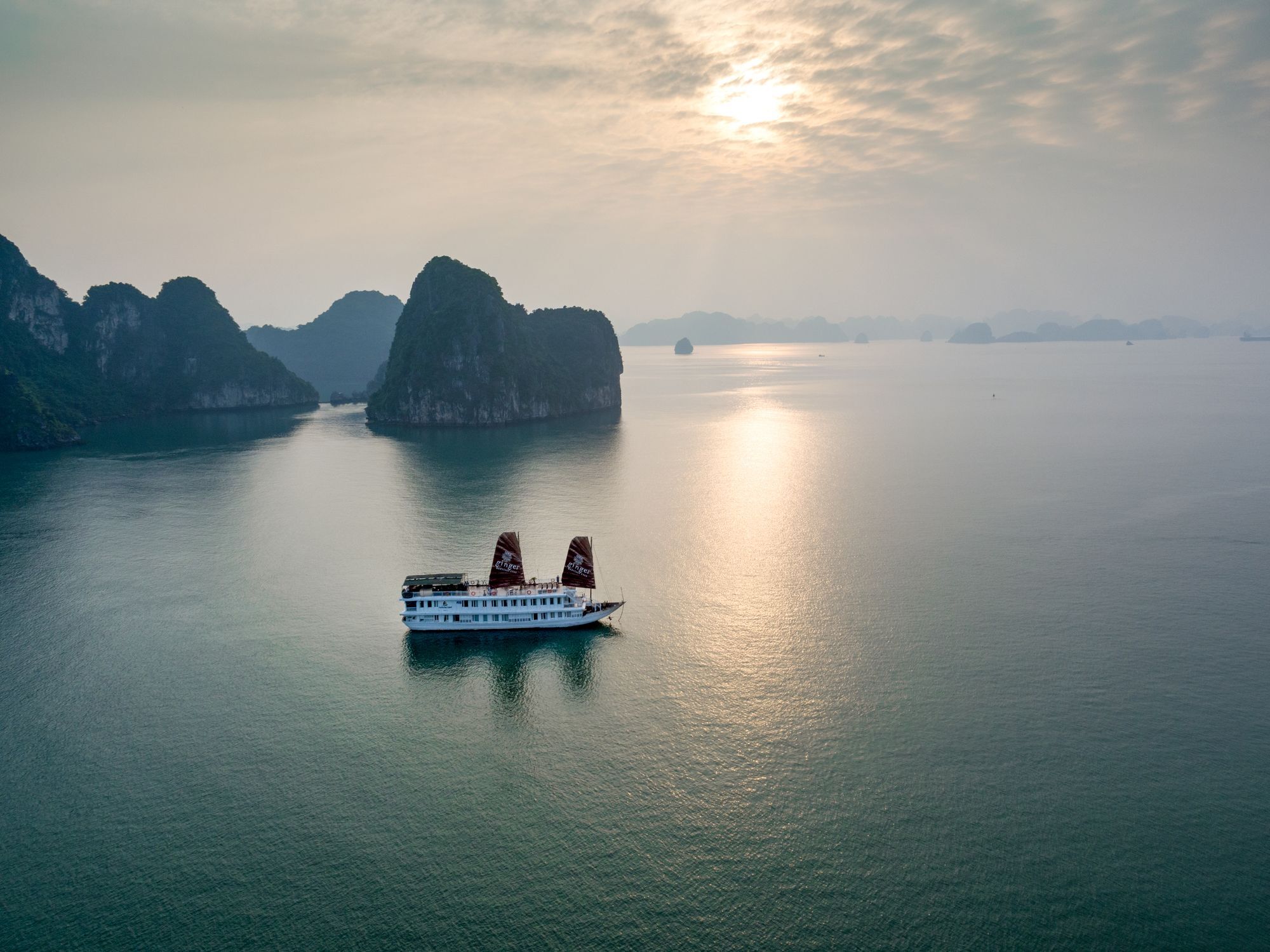 Garden Bay Legend Cruise Hotel Hạ Long Ngoại thất bức ảnh